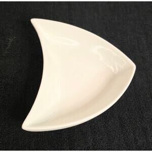 B. Smith with Style Hors D' Oeuvre Dish Bone Dish Multi Purpose Dish Triangle